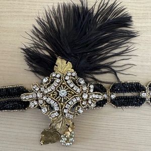 Gorgeous bead and feather flapper Gatsby 20s style Halloween costume head piece